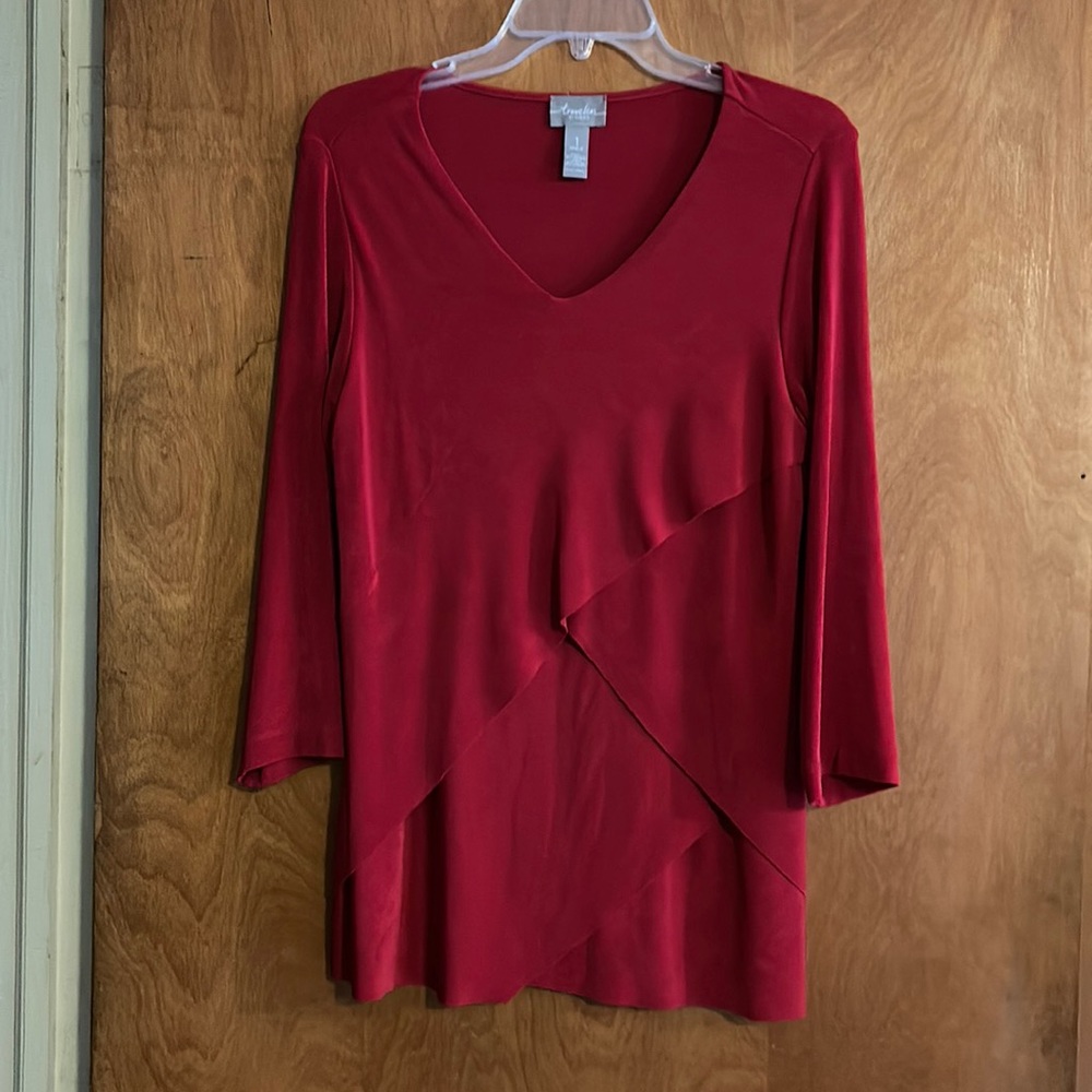 Red travelers top